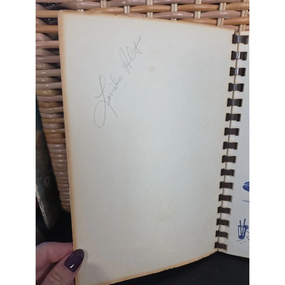 Capitol City Christian Center‎ Cookbook Little Rock, Arkansas 1982 Spiral